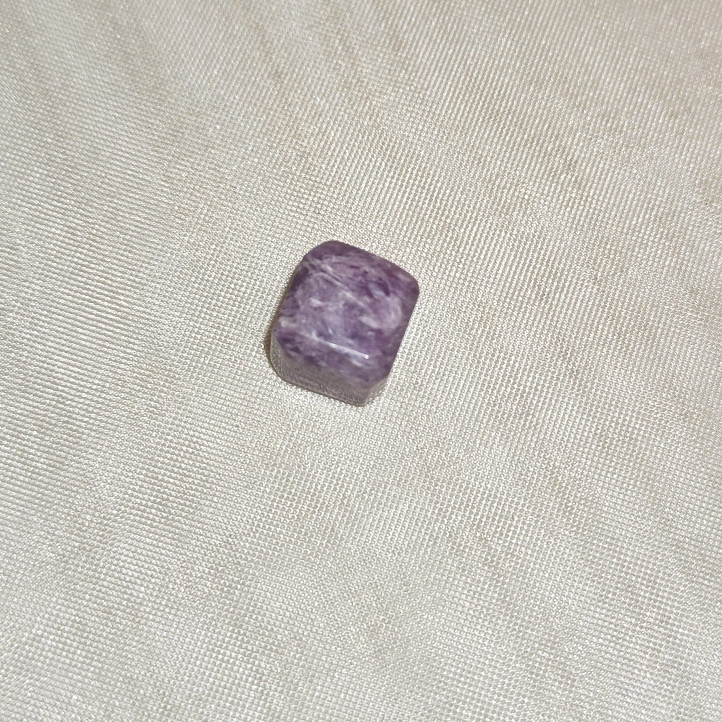 Charoiitti kuutio