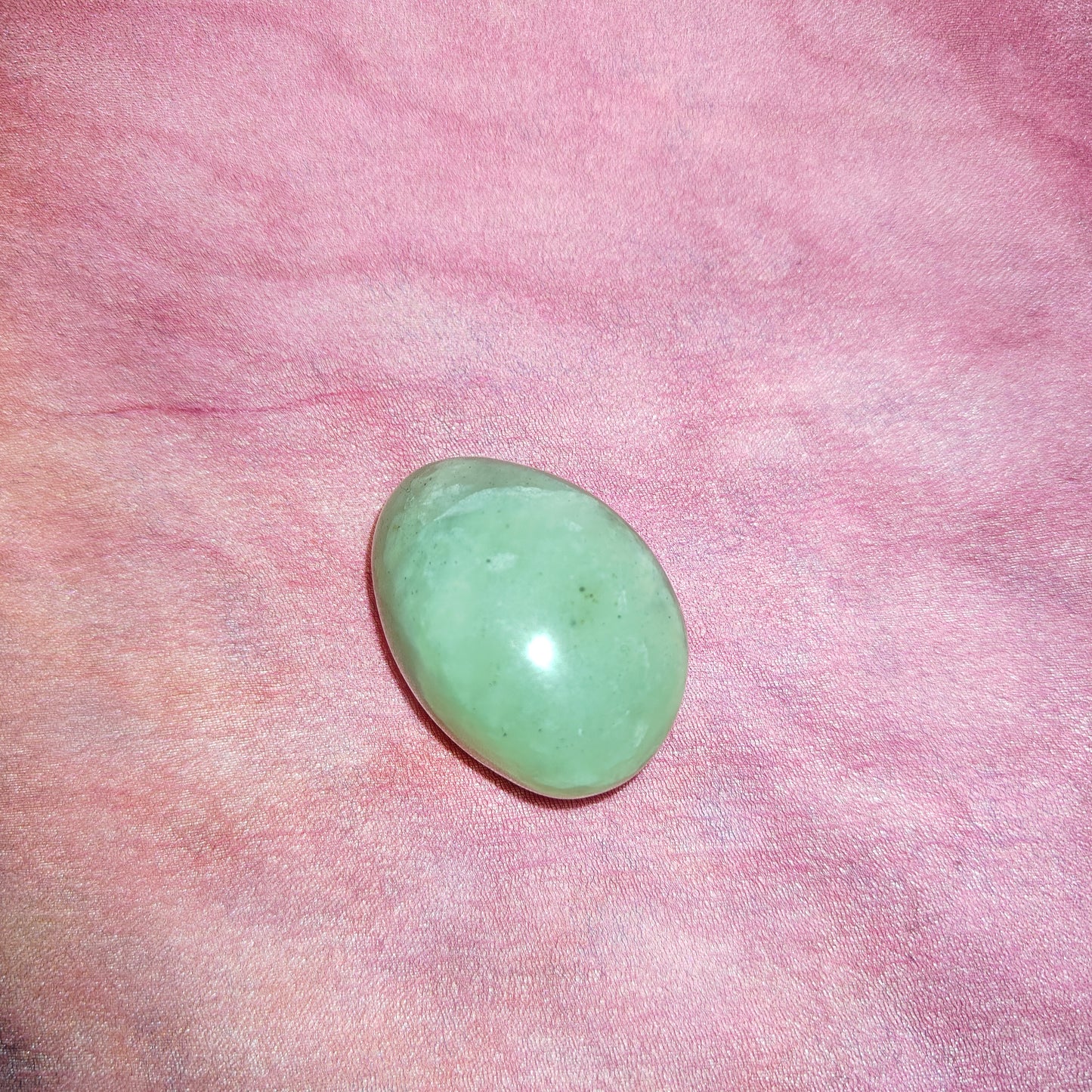 Jade rumpuhiottu