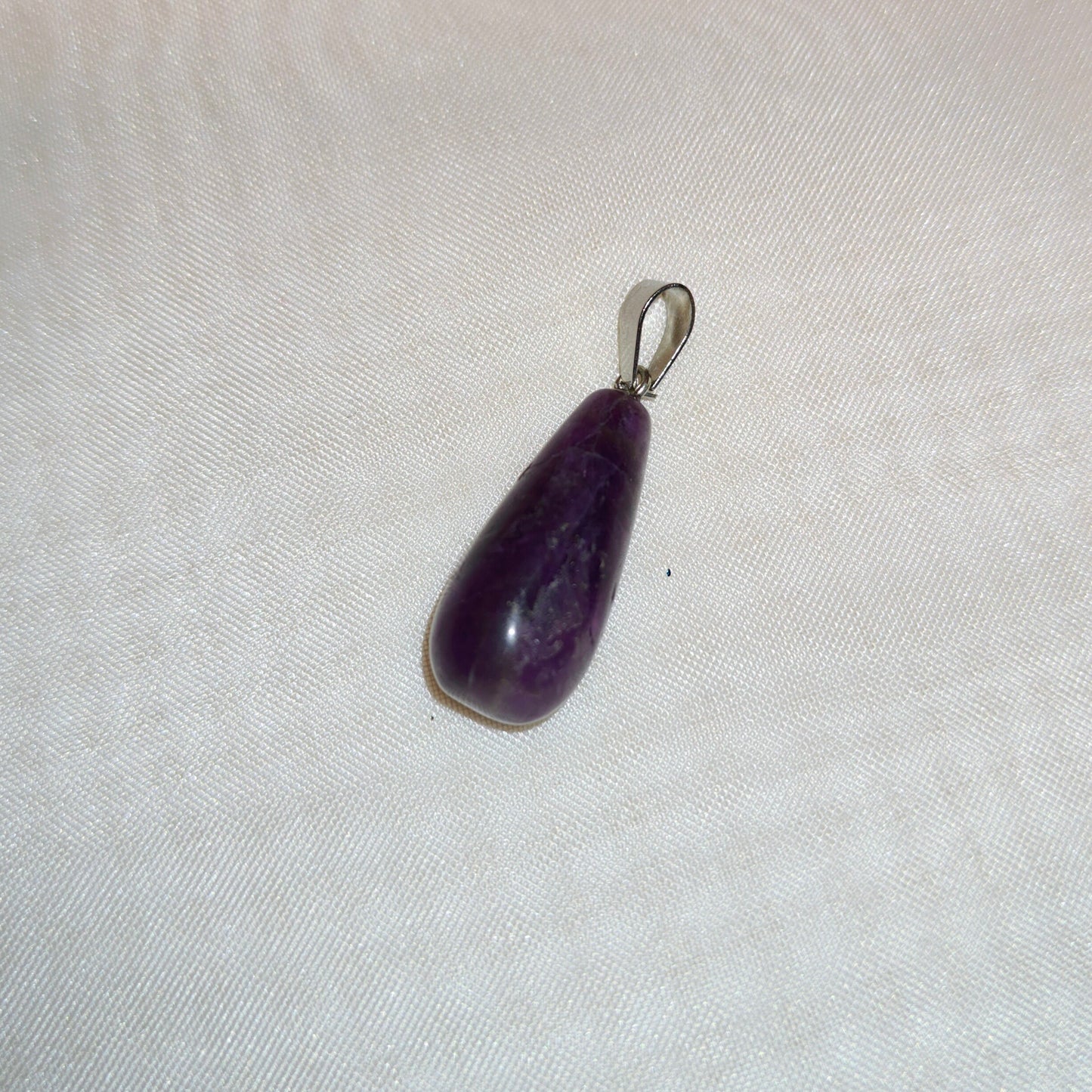 Ametisti pisarariipus