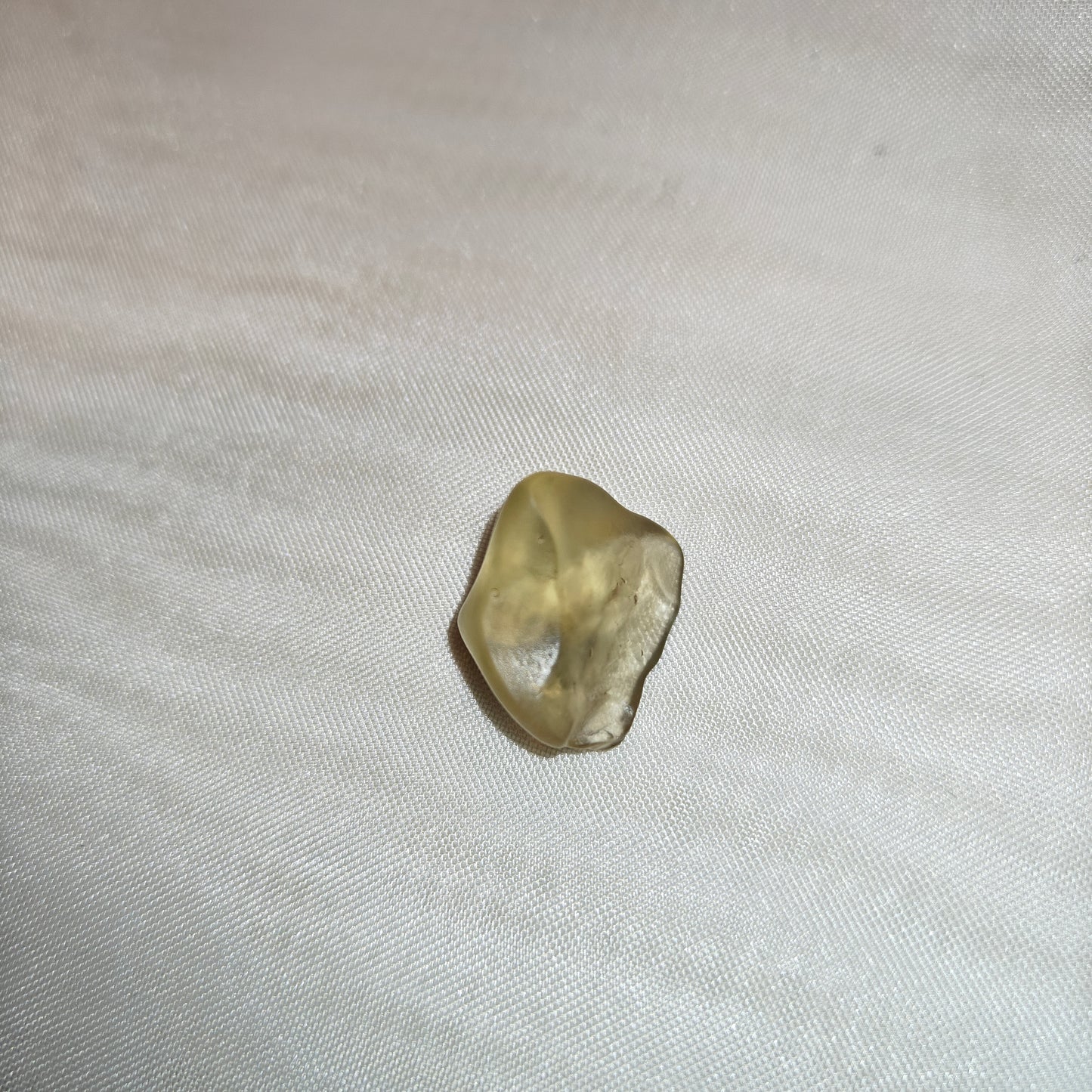 Libyan desert glass impaktiitti