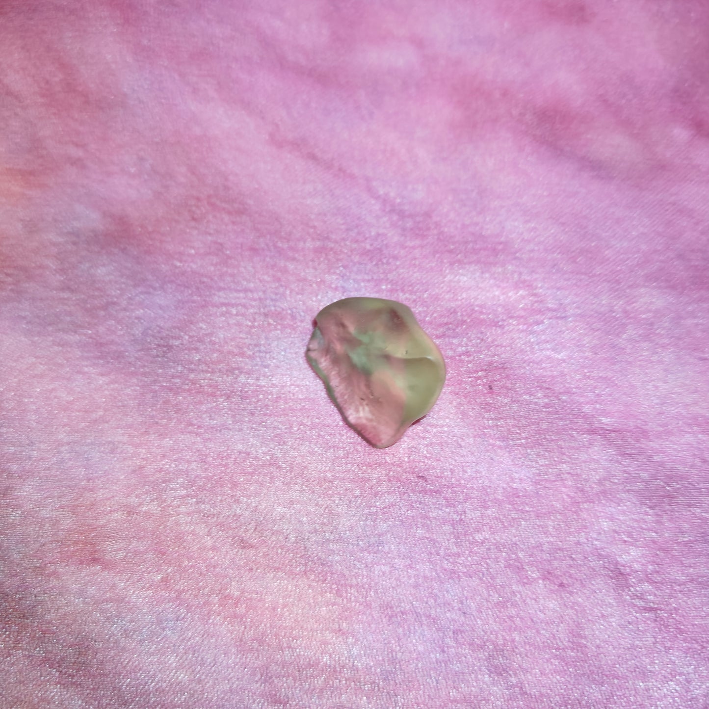 Libyan desert glass impaktiitti