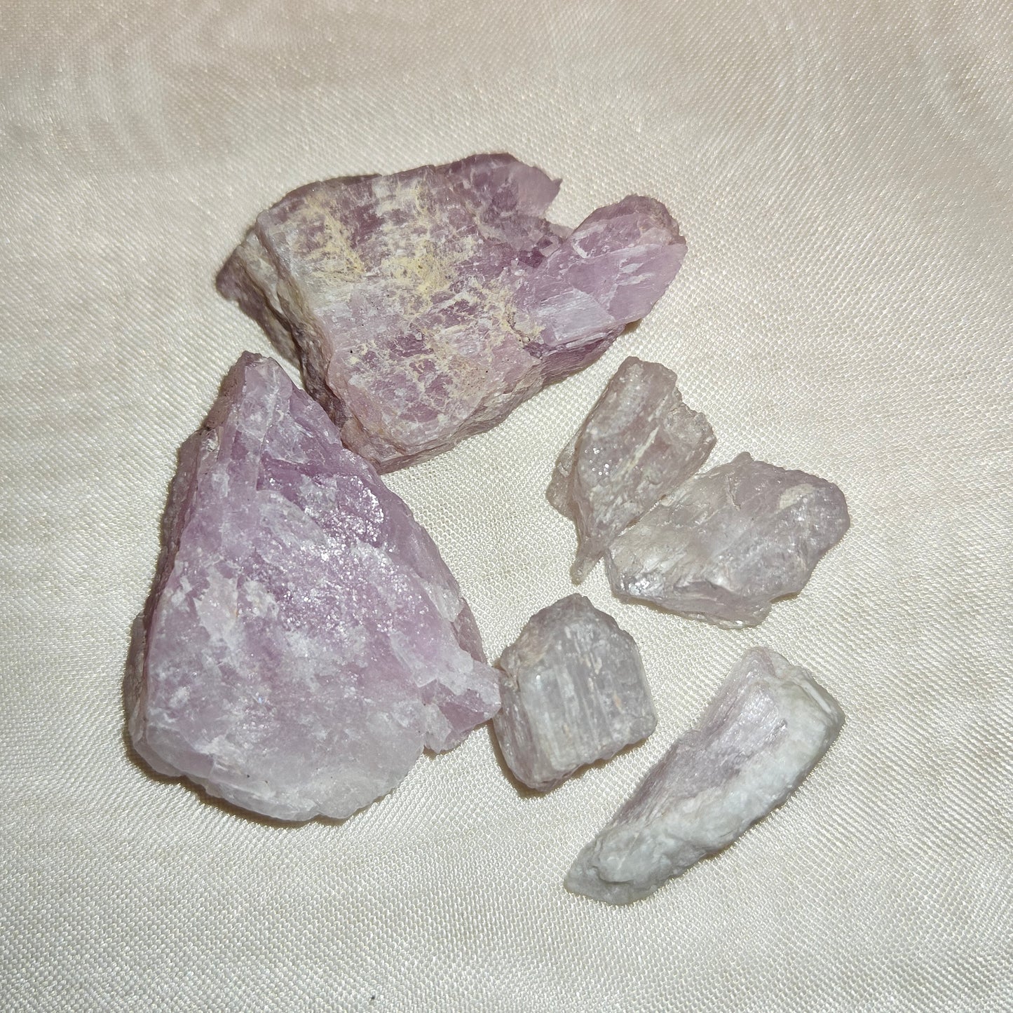Kunziitti raakapala