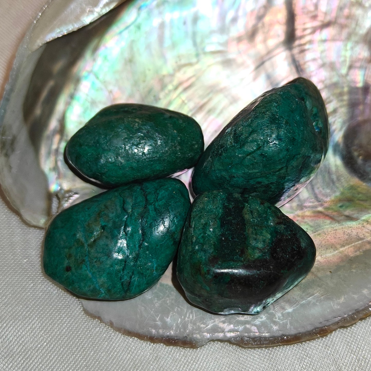 Krysokolla rumpuhiottu