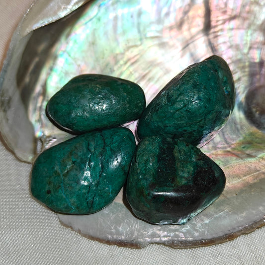 Krysokolla rumpuhiottu