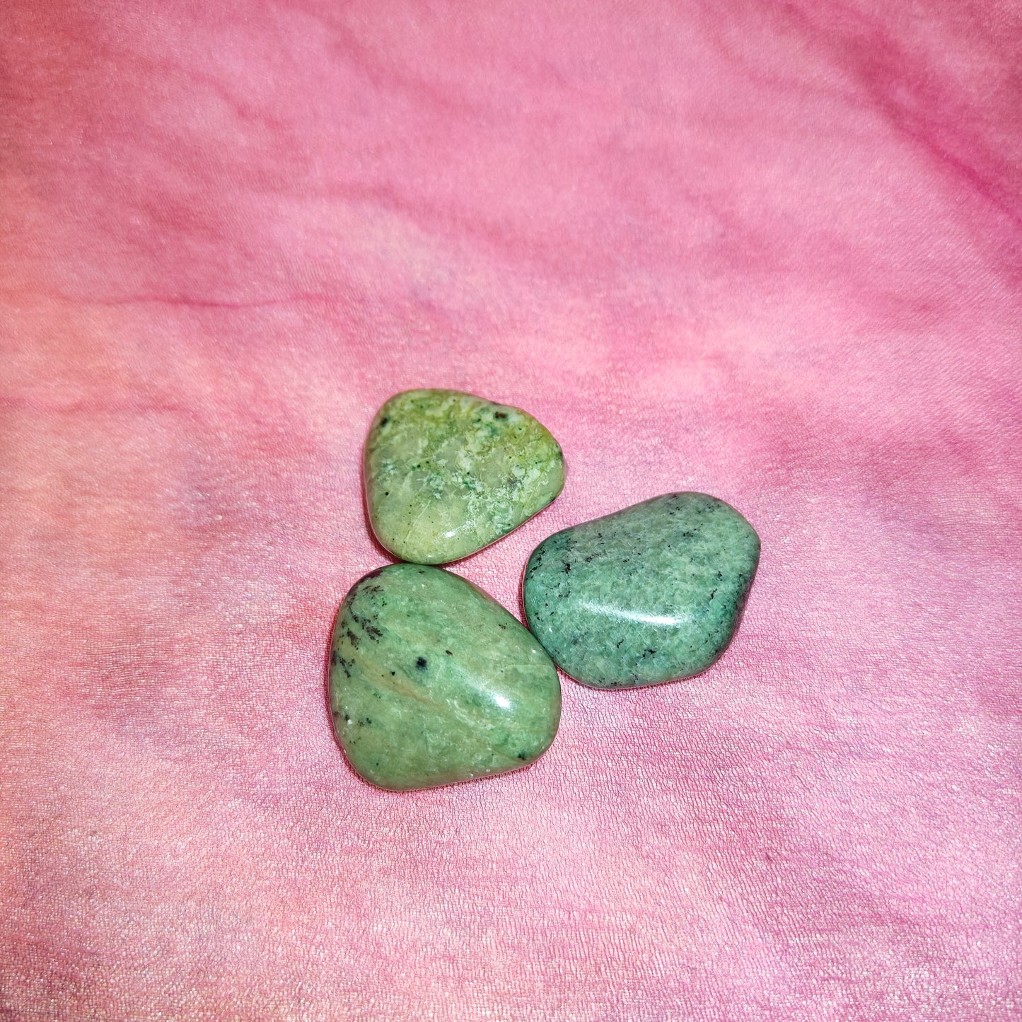Jade rumpuhiottu