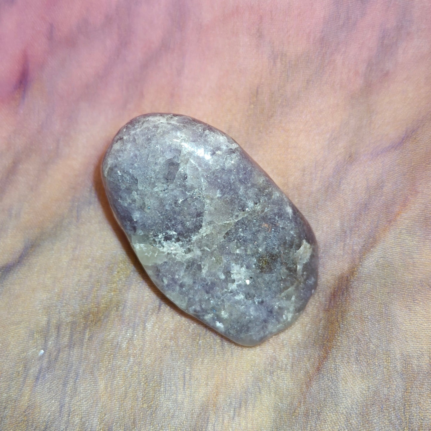 Iso lepidoliitti rumpuhiottu