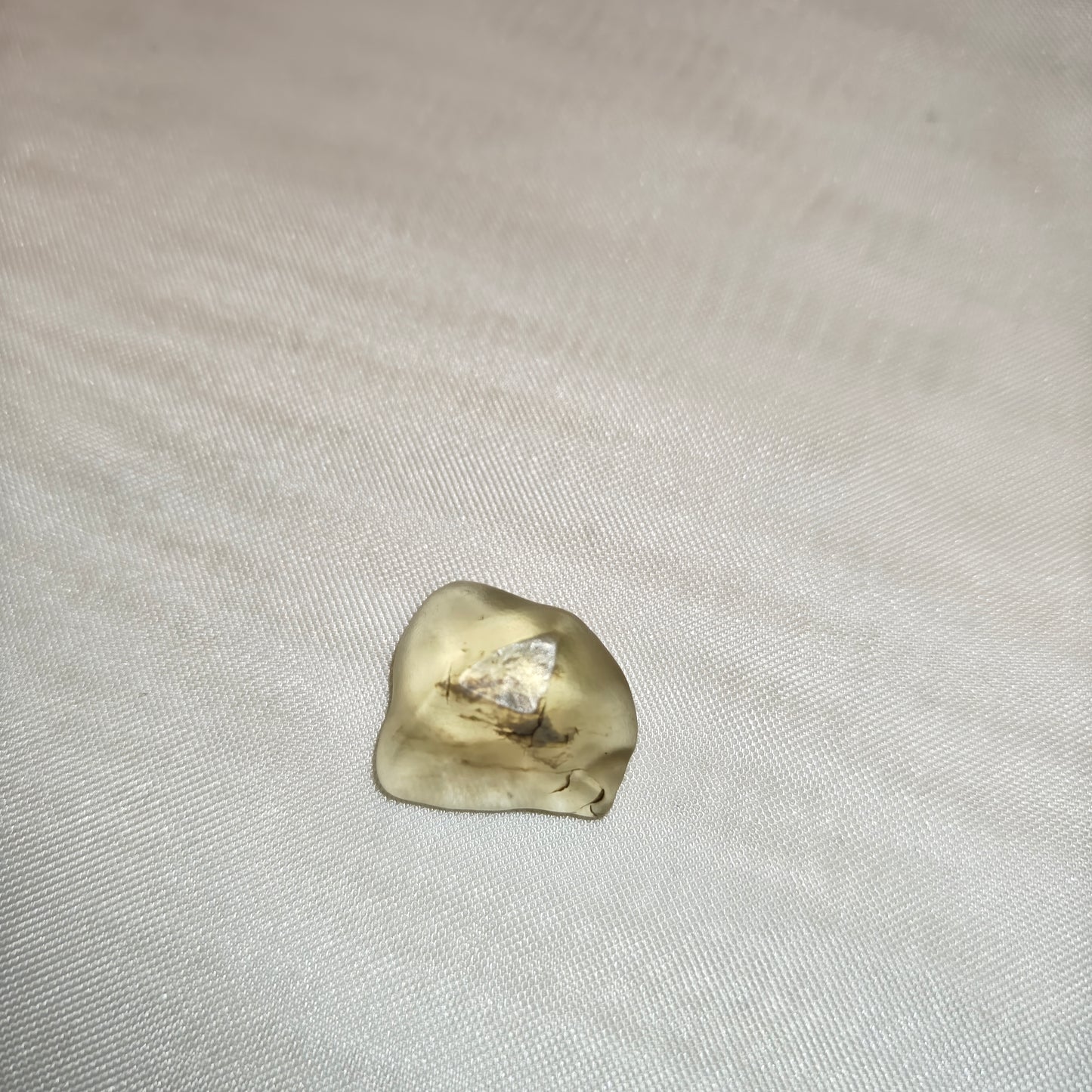 Libyan desert glass impaktiitti